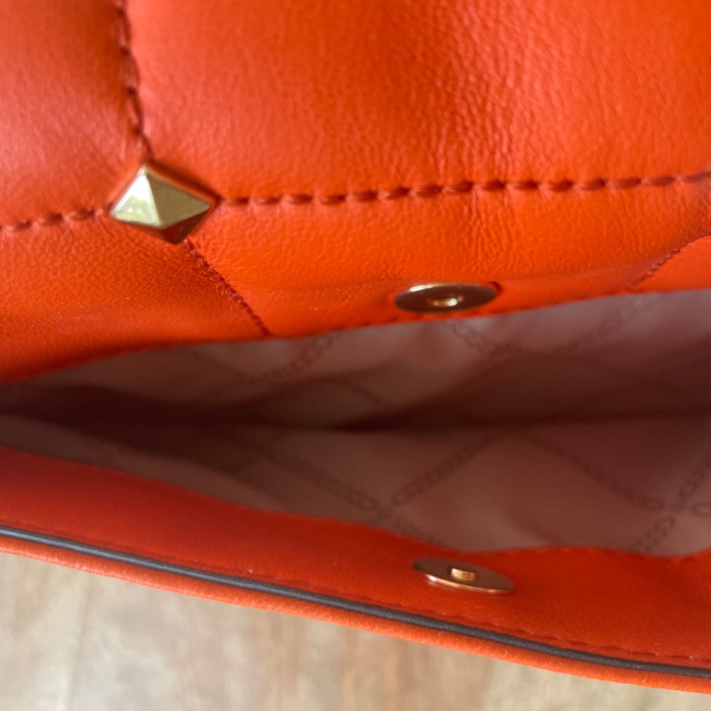 Michael Kors NWT SoHo Shoulder Bag in Clementine - Picture 7 of 13